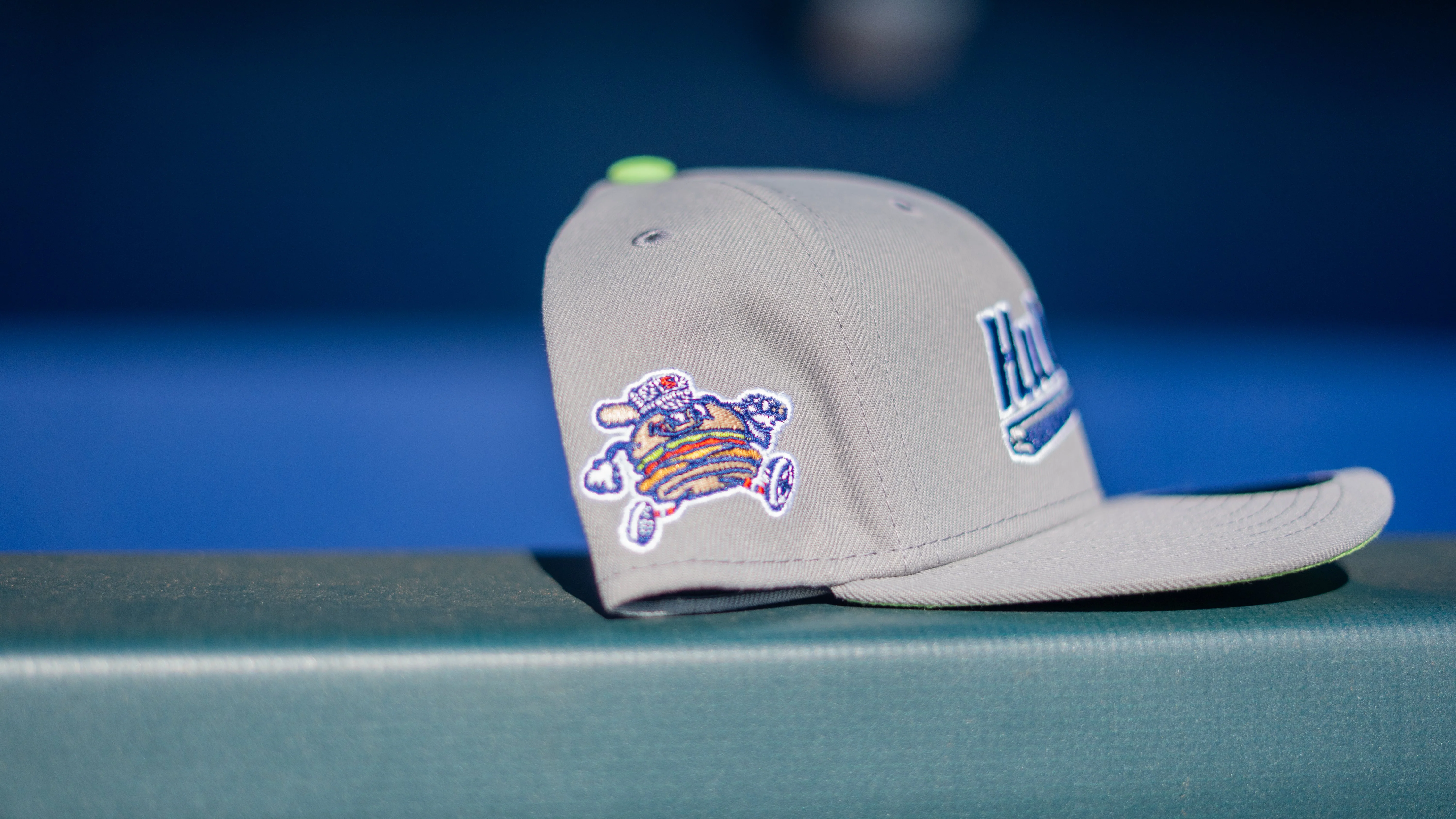 970 New Era Grey Hub City Stretch-Snap Hat - Image 2