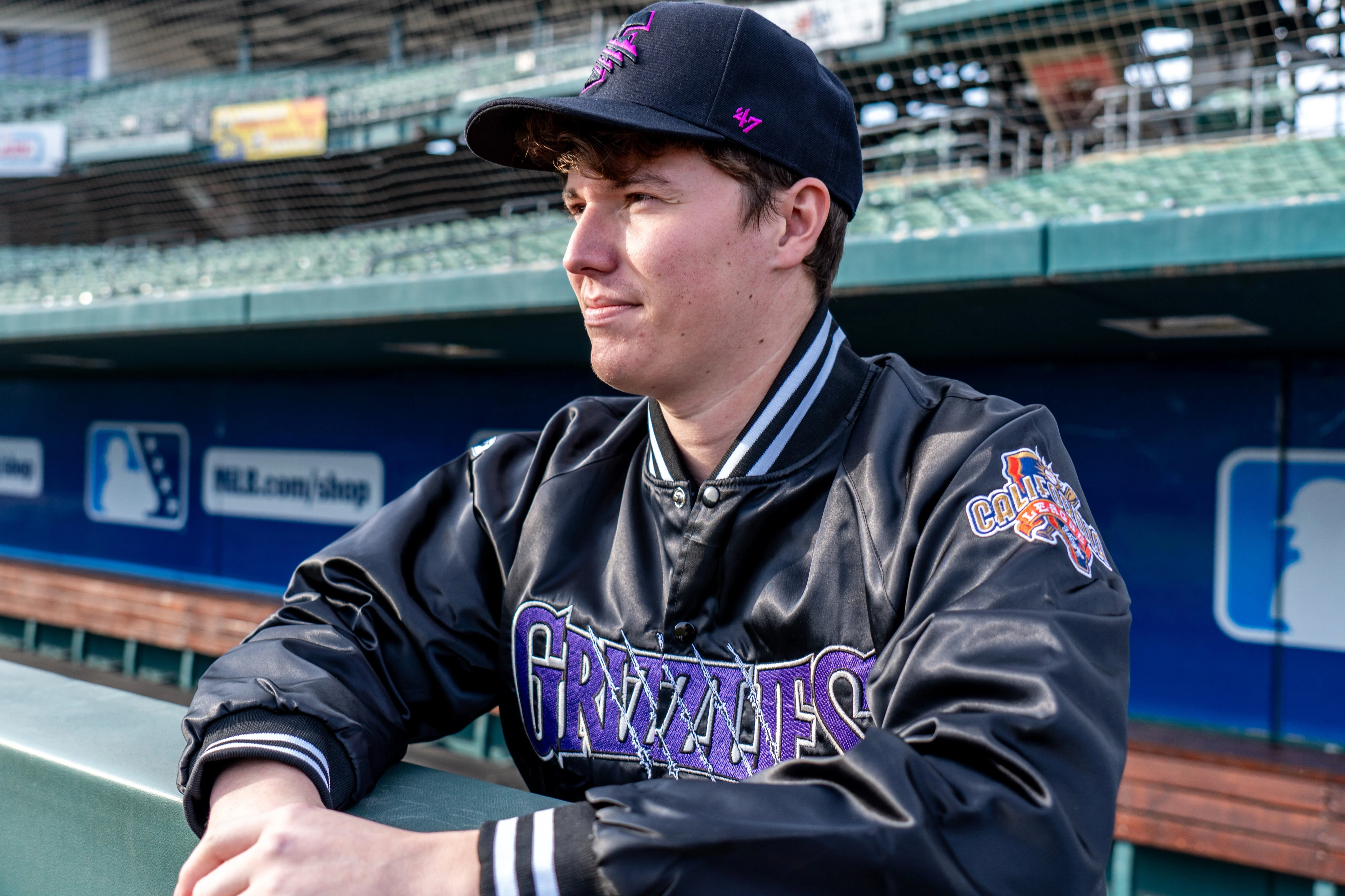 Grizzlies Throwback Jacket - Image 3