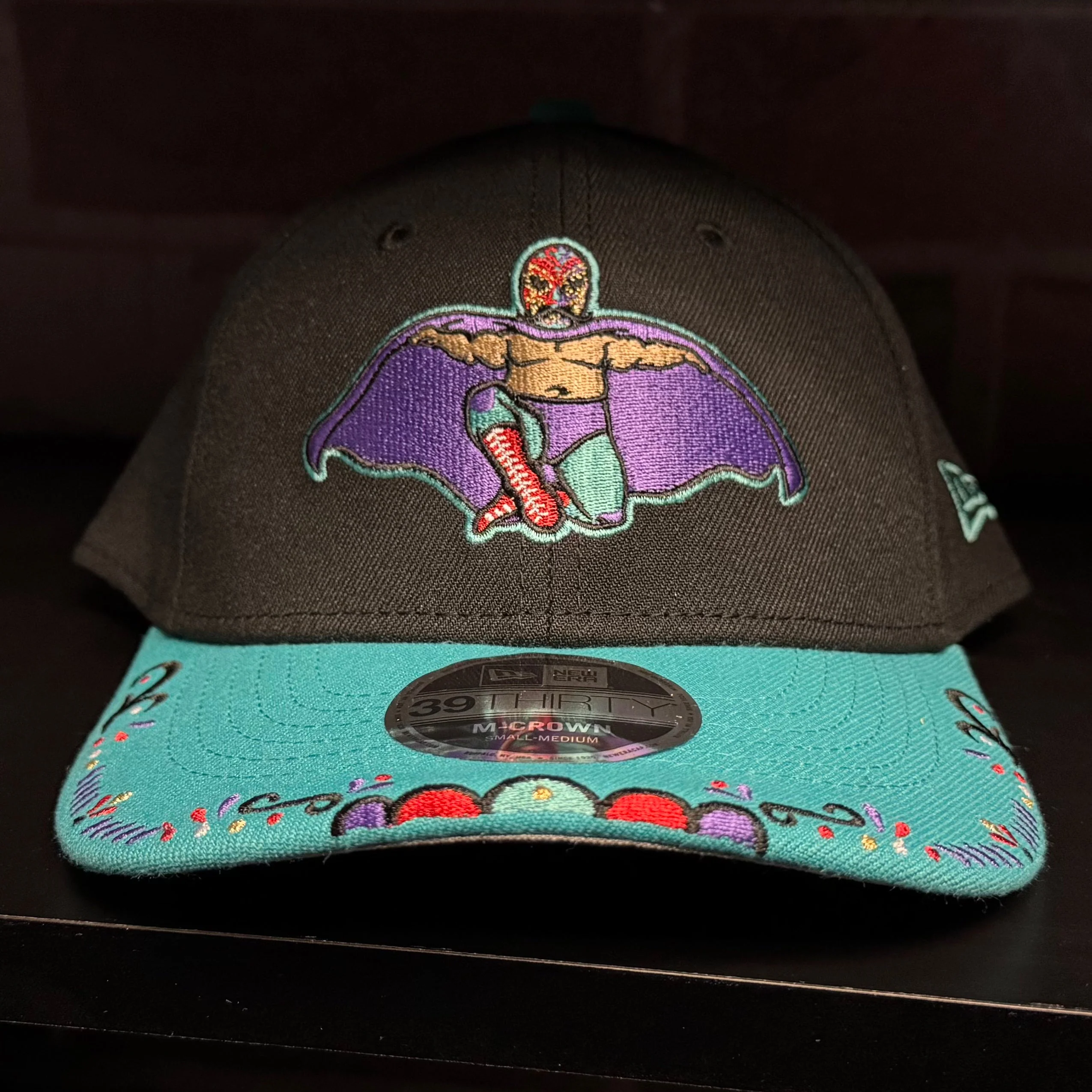 Hill City Howlers Luchadores Copa New Era 39THIRTY Cap - Image 7