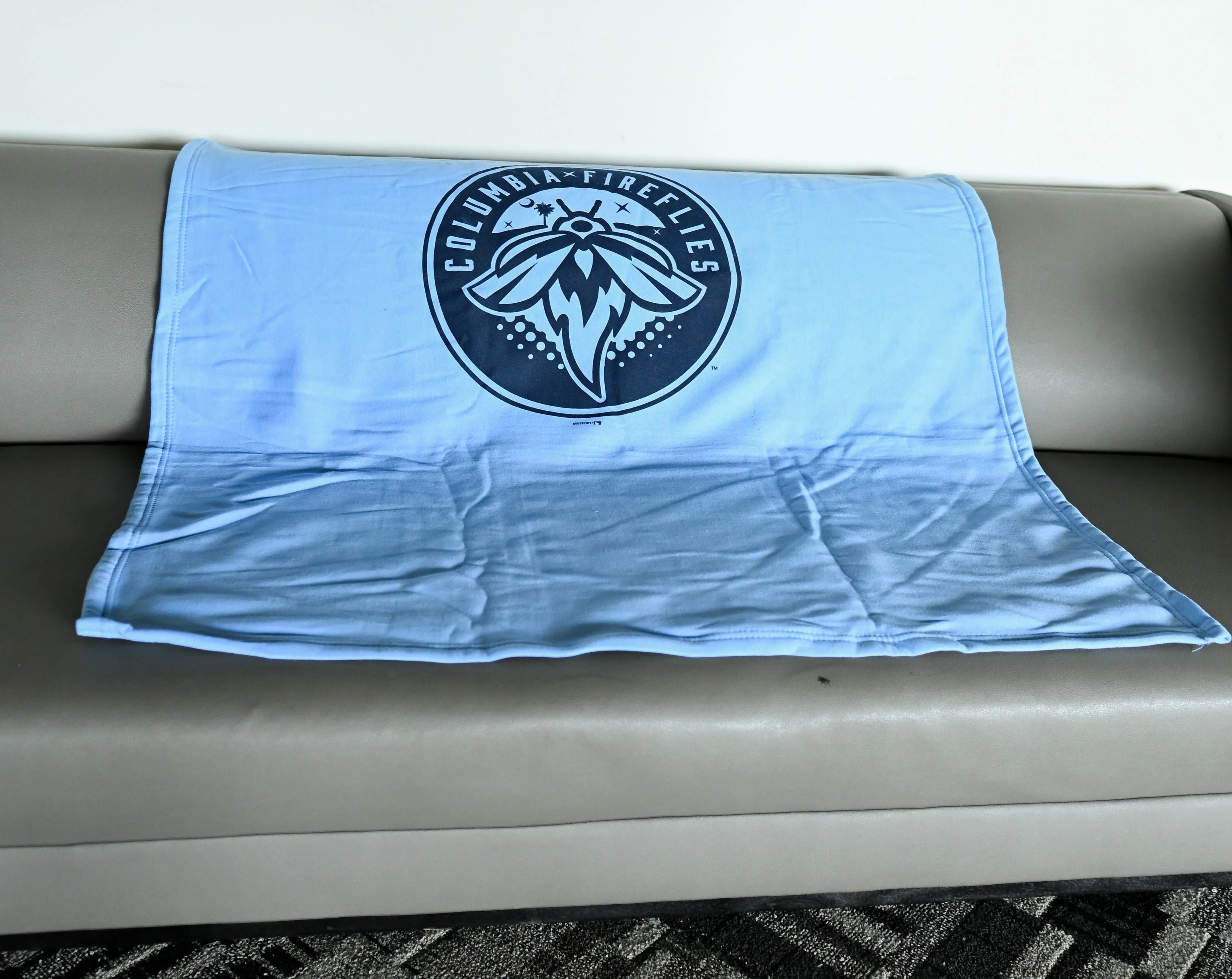 MV Fireflies Pro-Weave Sweater Throw Blanket - Image 3