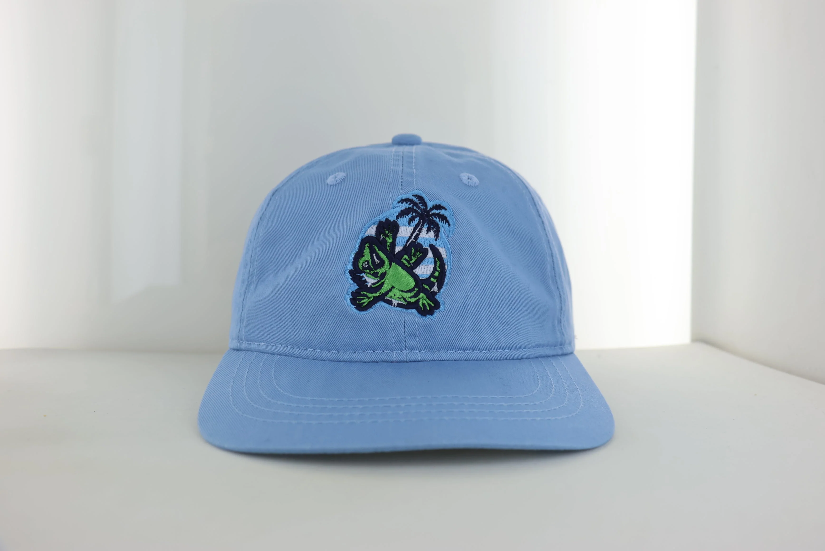 Palm Beach Frozen Iguanas Falling Hat