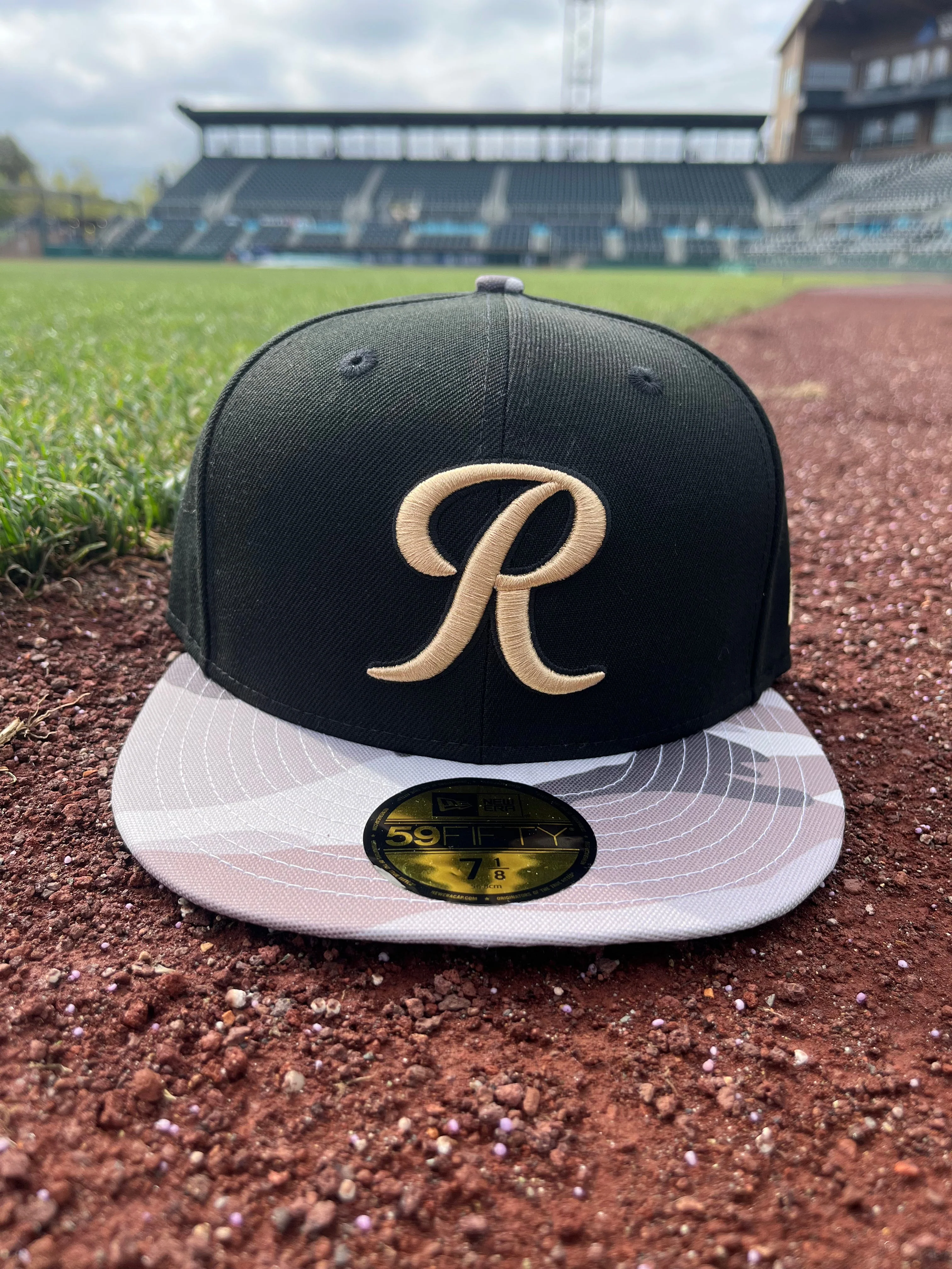 Tacoma Rainiers New Era 59Fifty Black Camo R Cap - Image 4